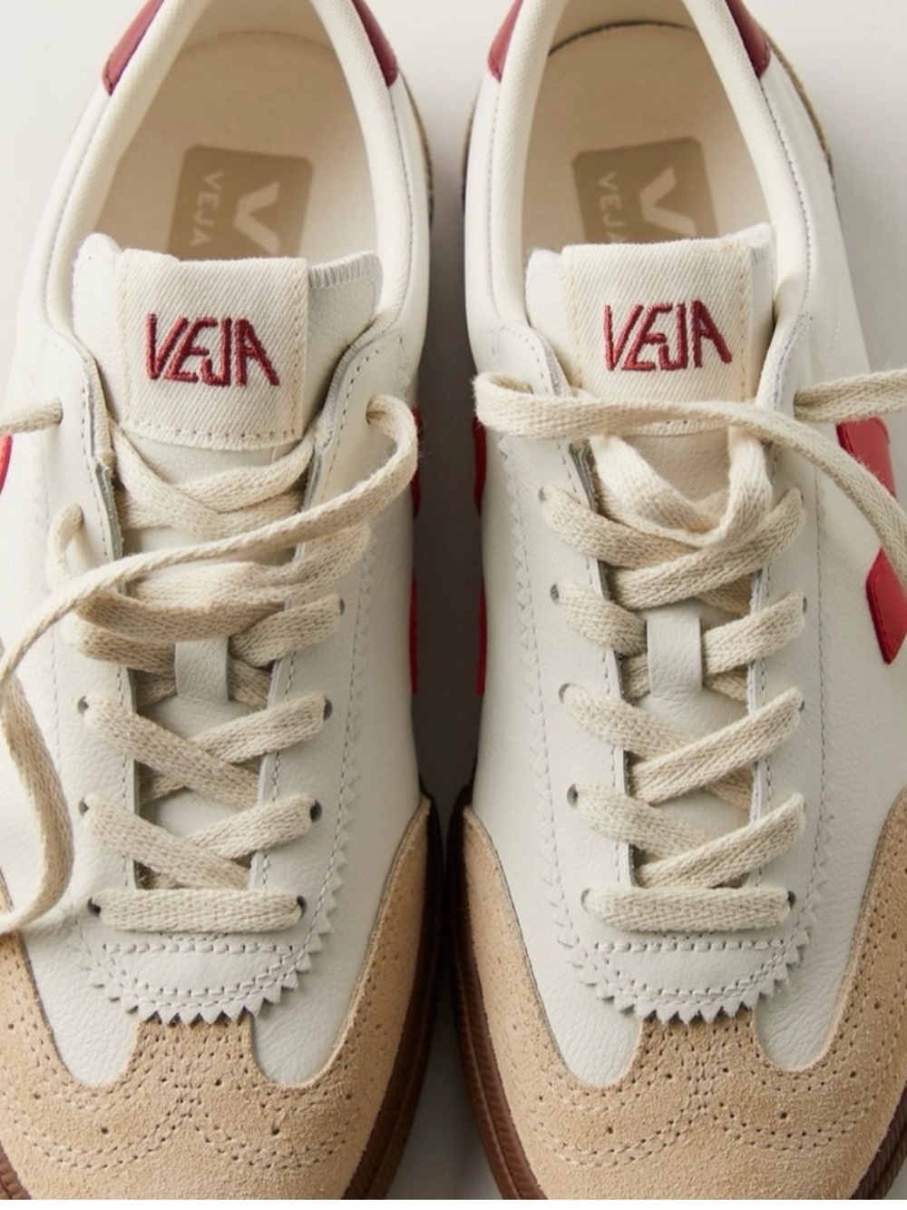 Veja Women’s Volley Red Leather Athletic Shoes Sneakers Size 8 US 39 - Picture 3 of 16